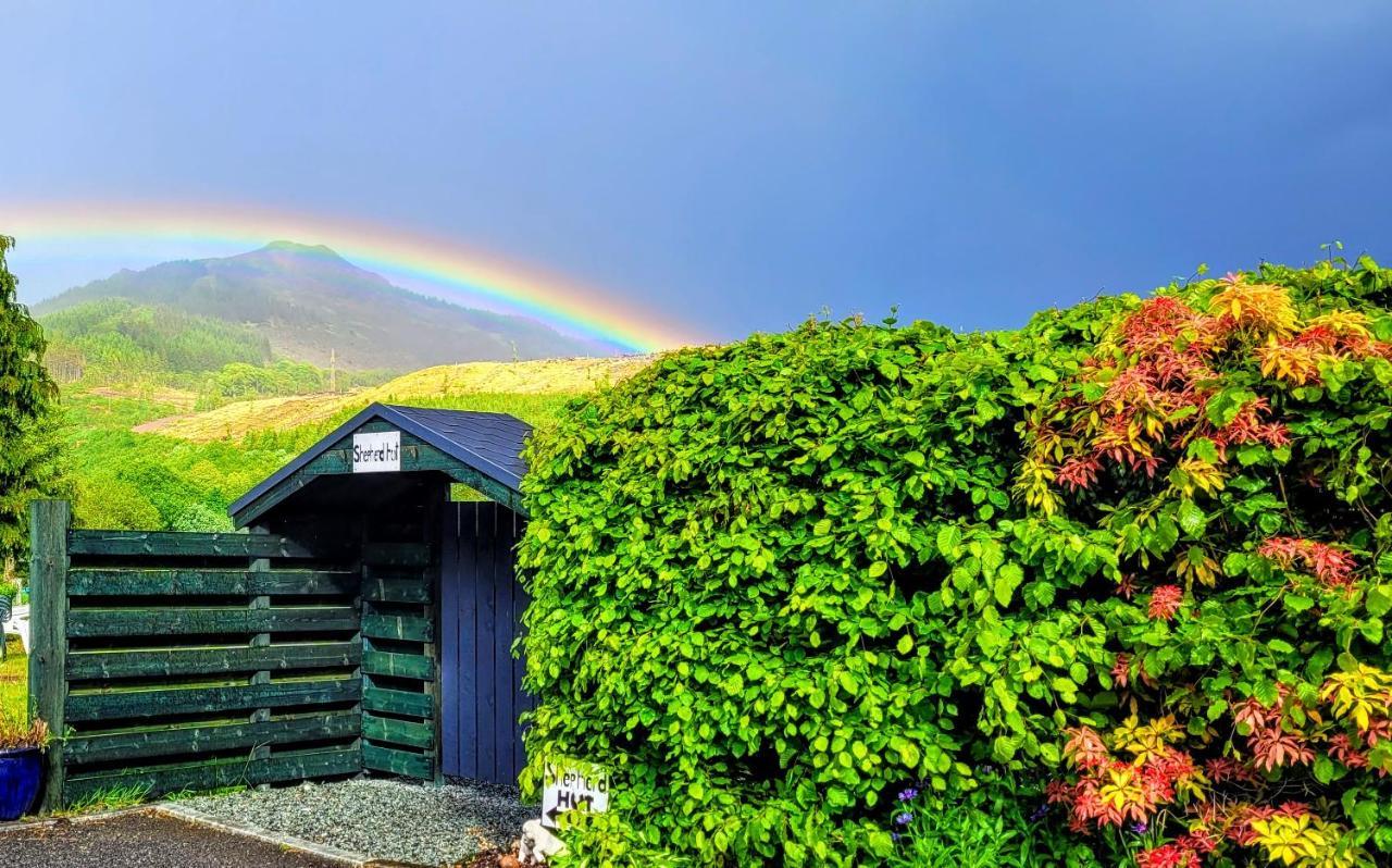 Small Cozy Shepherd Hut 20 By 7 Feet With Boxed In High Double Bed Balmacara Exterior foto